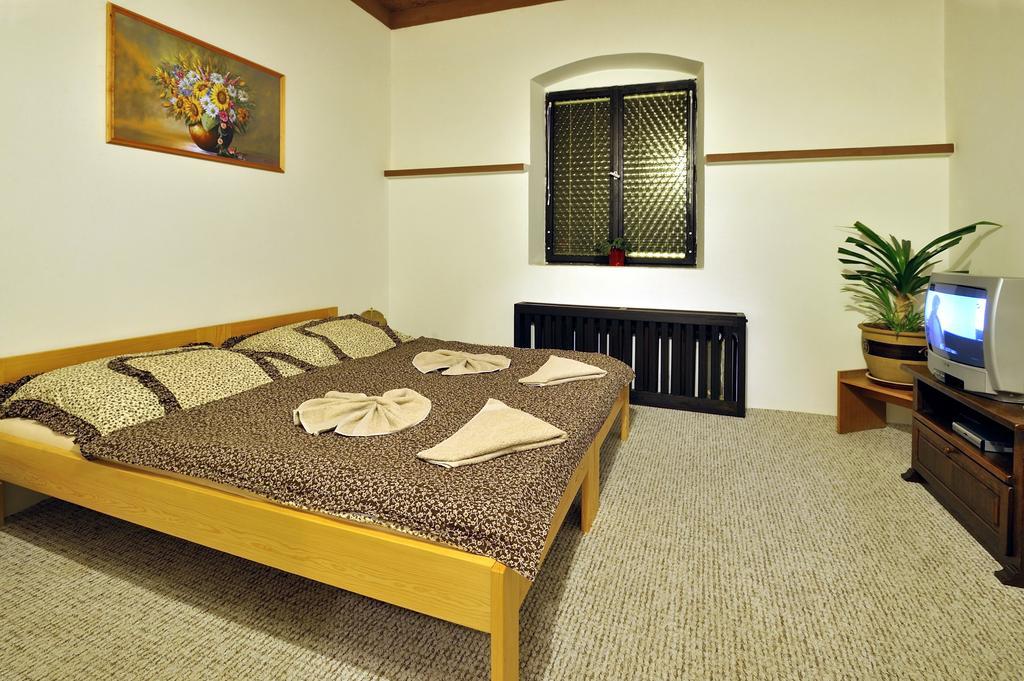 Hotel Kovarna Decin Chambre photo